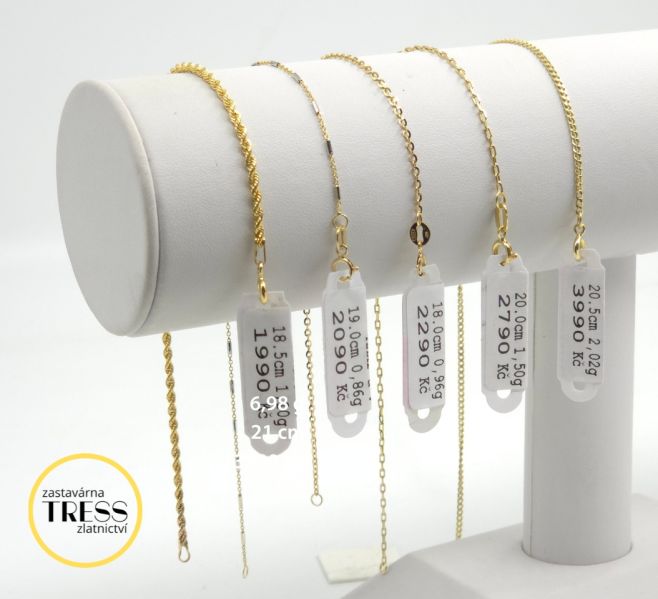 Nový zlatý šperk nemusí být drahý 🥰 V našich prodejnách a v e-shopu si vybere každý ❤🎁 https://www.zastavarna-tress.cz/...